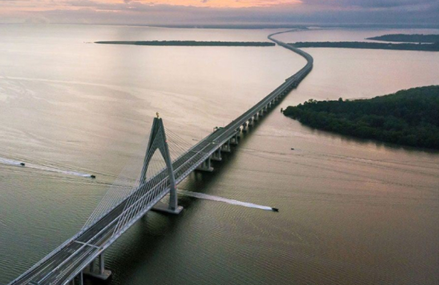 蘇丹哈芝奧瑪阿里賽夫汀跨海大橋